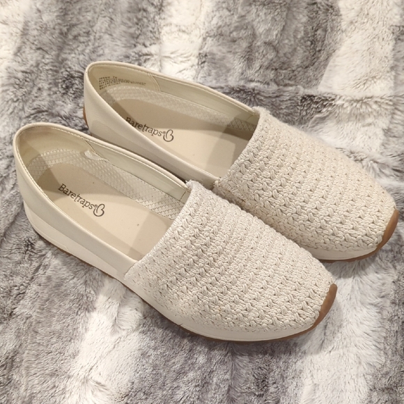 BareTraps Women's Cream Textured Loafers Size 7 - Picture 1 of 3